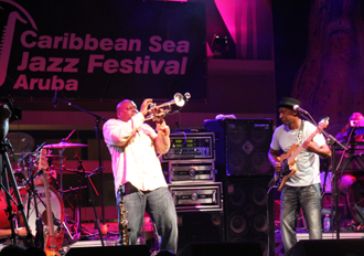 Zieht Musikliebhaber aus aller Welt an: das Caribbean Sea Jazz Festival auf Aruba. (Foto Karsten-Thilo Raab)
