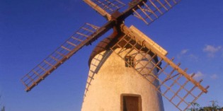 Und sie drehen sich doch: Windmühlen auf den Azoren