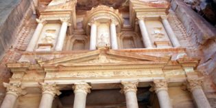 Jordanien feiert die Felsenstadt Petra
