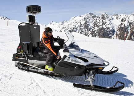 Snowmobil von Google unterwegs auf Oestrreichs Skipisten in Isch