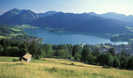 Blick_vom_Schliersberg_auf_den_Schliersee_Quelle_Tourismusverband_Alpenregion_Tegernsee_Schliersee_e.V.