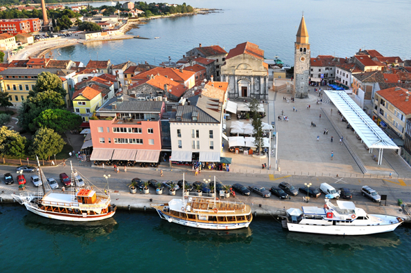 Umag, Istriens nördlichste Hafenstadt aus der Vogelperspektive. (Foto: Markus Haslinger)