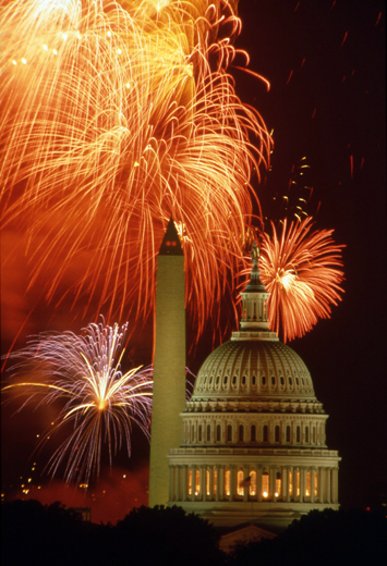 Zum Nationalfeiertag am 4. Juli gibt es in Washington DC immer ein spektakuläres Feuerwerk. 