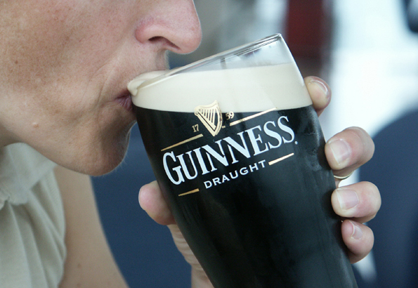 Irlands berühmtester Drink, das Guinness, ist nur eines von vielen Stout-Bieren, die auf der Grünen Insel im Ausschank sind. (Foto: Karsten-Thilo Raab)