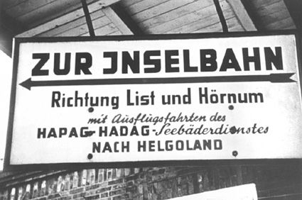 Altes Bahnschild auf Sylt (Foto: Heike Hansen)