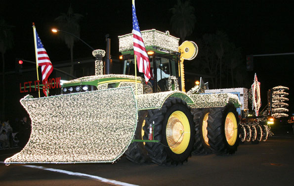 Beim Festival of Lights in Palm Springs werden auch Bagger und Bulldozer in Lichter gehüllt.