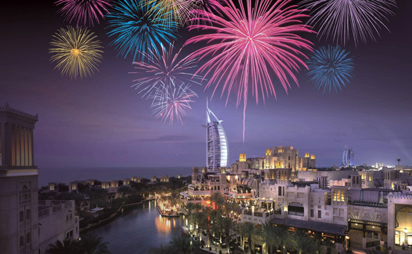 Dubais Nachthimmel soll in der Silvesternacht von einem weltrekordverdächtigen Feuerwerk illuminiert werden. 
