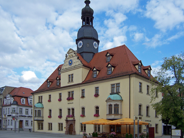 Die Stadt Borna mit ihrem prächtigen Rathaus liegt am 2014 eingeweihten Lutherweg. 