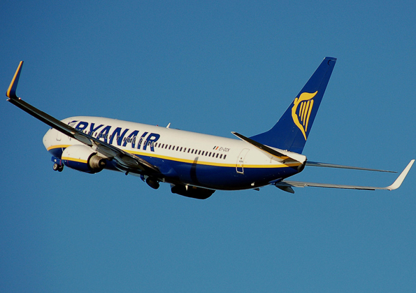Nach einem unplanmäßigen Stopp und der Landung auf einem anderen Flughafen rebellierten die Passagiere an Bord einer Ryanair-Maschine. (Foto: Foto Adrian Pingstone)
