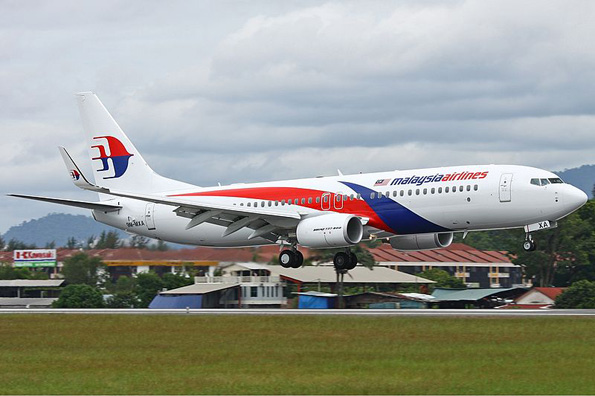 Die Maschine der Malaysia Airlines, die zwischen Kuala Lumpur und Frankfurt verkehrt, lässt jeden Sitzkomfort für Größergewachsene vermissen. (Foto Ian Lim)
