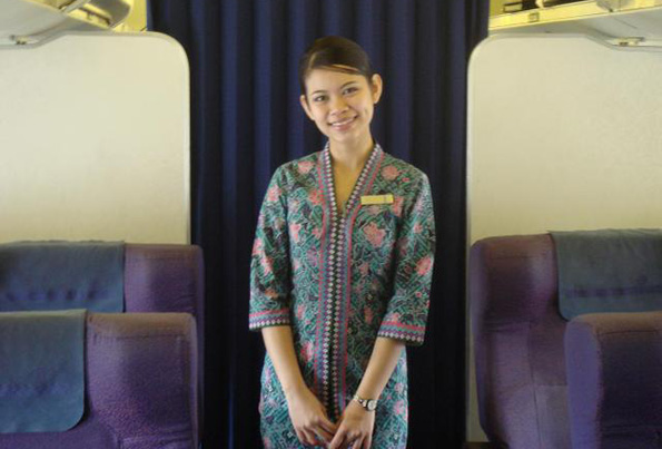 Trotz des gwinnenden Lächelns sind leider nicht alle Stewardessen bei Malaysia Airlines sonderlich freundlich. Malaysia Airlines, (Foto Jannisri)