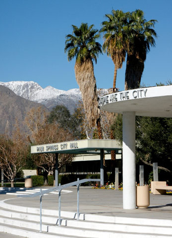 Wüstenschönheit: Die City Hall in Palm Springs. (Fotos: Palm Springs Bureau of Tourism)