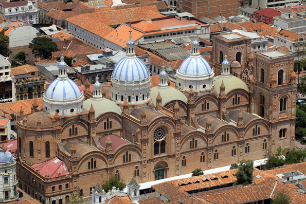 Einr der größten Prachtbauten Ecuadors: Die Catedral de la Inmaculada Concepción in Cuenca. 