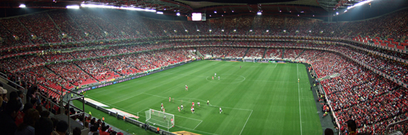 Fernsehkameras übertragen das Champions League Finale im Estádio do Sport Lisboa e Benfica in alle Welt. 