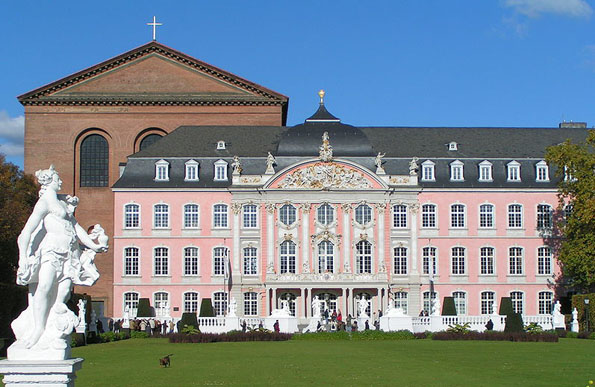 Eine der vielen Landmarken in Trier: Das Kürfürstliche Palais. (Foto: Stefan Kühn)