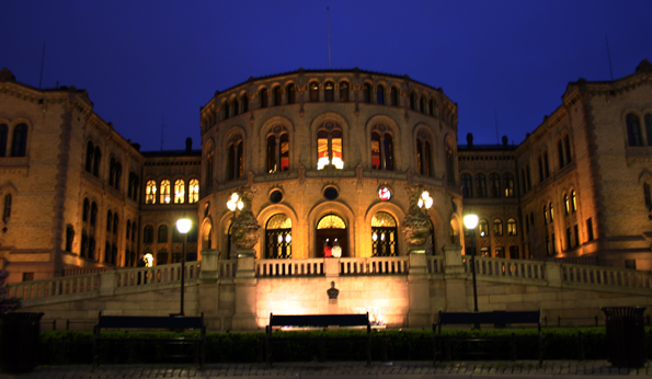 Stortinget, das Parlamentsgebäude der Norweger, im Herzen der Osloer Innenstadt. (Foto: Karsten-Thilo Raab)