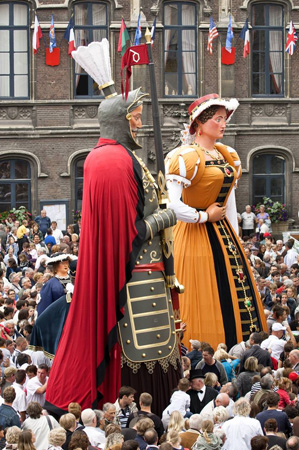 Auf eine fast 500 Jahre alte Tradition geht die „Fêtes de Gayant“ in Douai zurück. (Foto Rémi Vimont)