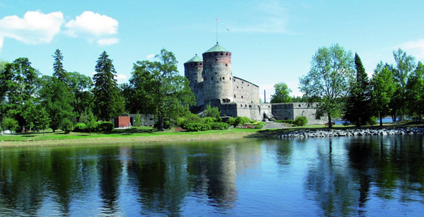 Vor der Kulisse der Burg Olavinlinna steigen die Opernfestspielen von Savonlinna.