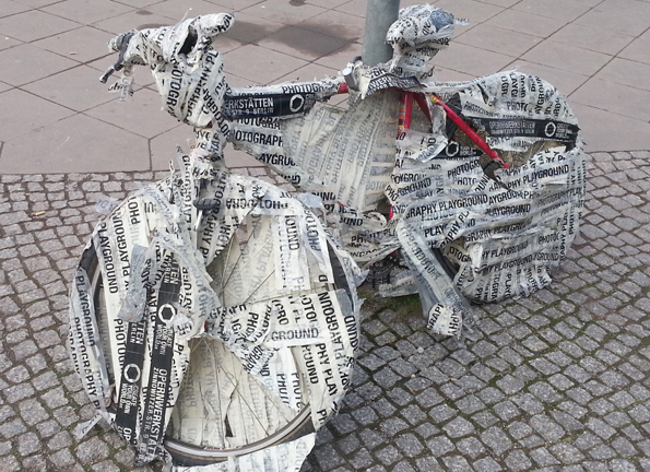 Selbst schön verpackt, ist das Fahrrad zumindest in Magdeburg nicht vor Dieben sicher. (Foto: Karsten-Thilo Raab)