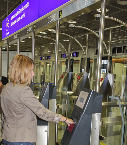 Leicht und intuitiv zu bedienen: díe teilautoamtisierte Grenzkontrolle in Frankfurt. 