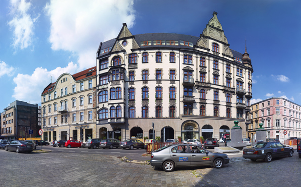 Im Hotel Monopol bezieht Alexander Liebreich regelmäßig eine Suite.  (Foto Thomas Gezbus)