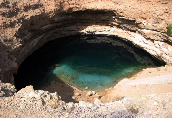 Das Bimmah-Sinkhole dient als natürliches Fish-Spa. (Fotos: Ministry of Tourism, Sultanate of Oman)