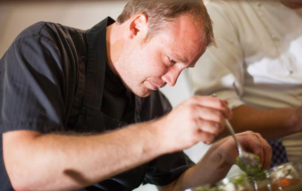 Spitzenkoch Christof Schernthaner gibt Einblick in seine Kochkunst. 