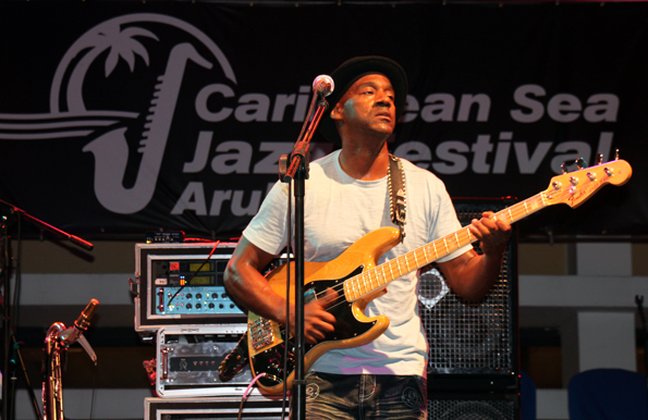 Jährlich im Oktober strömen Tausende nach Oranjestad, um dem Caribbean Sea Jazz Festival beizuwohnen. (Foto: Karsten-Thilo Raab)