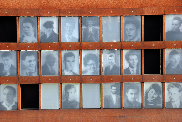 An der Gedenkstätte Berliner Mauer wird auch derer gedacht, die Fluchtversuche mit ihrem Leben bezahlten. (Foto Karsten-Thilo Raab)