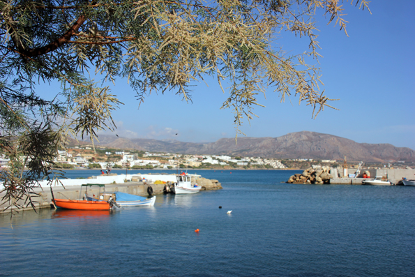 Klein, ursprünglich und nur wenig touristisch: Das Fischerdorf Makrigialos auf Kreta. (Foto Karsten-Thilo Raab)