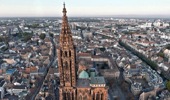 Steht 2015 im Blickpunkt eines Feiermarathons: Das 1000jährige Straßenburger Münster. (Foto: Atout France)