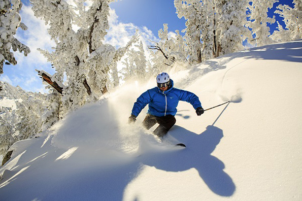 Nevada entpuppt sich im Winter - wie hier im Heavenly Ski Resort -zum Paradies für Skifahrer und Wintersportler. 
