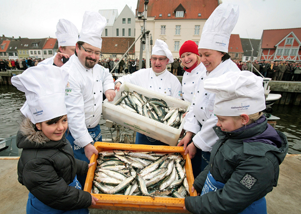 In der Hansestadt Wismar steigen vom  14. bis 29. März 2015 wieder die beliebten Heringstage.