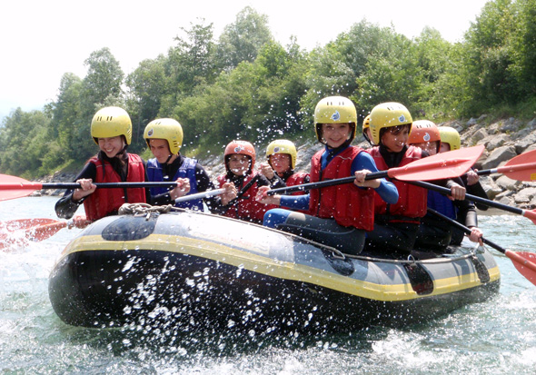 In Burgberg im Allgäu können Kinder auf eine spritzige Rafting-Zour gehen. (Foto Spirit of Natures)