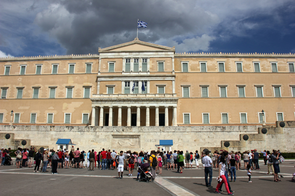 Nicht zuletzt aufgrund der anhaltende Finanzkrise in Griechenland medial im Fokus: das Athener Parlament. (Foto Karsten-Thilo Raab)