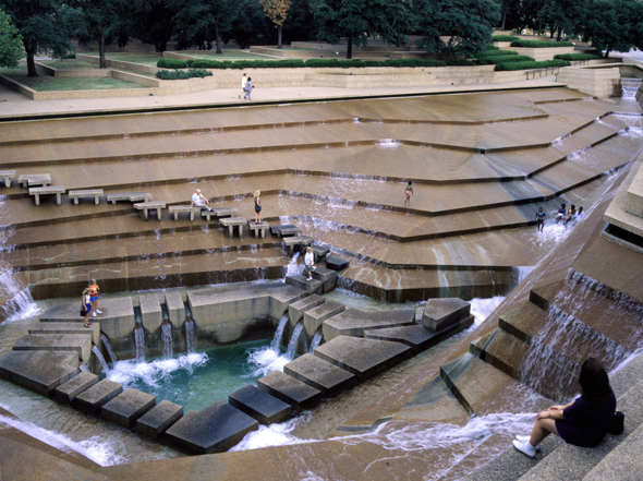 Ein besonderer Hingucker: die Fort Worth Water Gardens. 