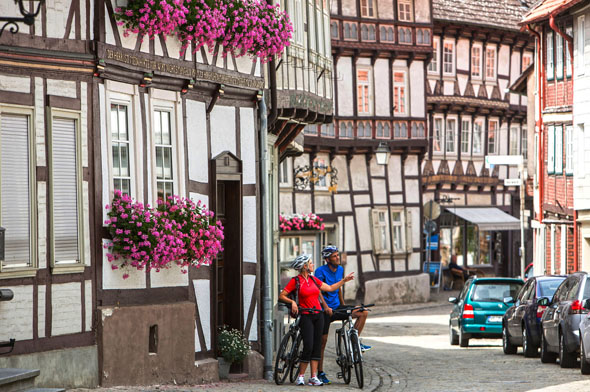 Die denkmalgeschützte Altstadt von Hornburg lädt zu einer Zeitreise in die Vergangenheit ein. (Foto: djd)