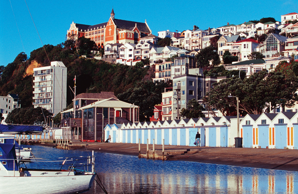 Ein echter Blickfang: die Hafenpromenade der Oriental Bay in Wellington. (Foto Wellington Tourism)