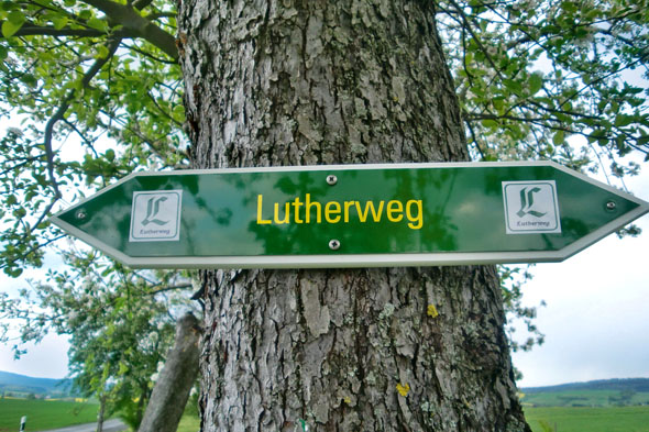Seit Mai 2015 kann man dem großen Reformator auf dem Lutherweg durch Thüringen folgen. (Foto: djd)