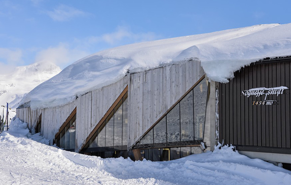 Die wohl bekannteste Hütte in Norwegens Bergwelt, die Sognefjellshytte aus dem Jahr 1947, erhält ein völlig neues Outfit.  (Foto Foto Kjell Nyøygard)