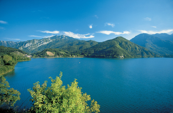 Der Valle di Ledro ist einer der faszinierenden Seen im neuen Biosphärenreservat der Dolomiten. (Foto Gianni Zotta)