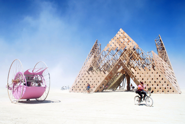 Grandioses Spektakel in der Wüste von Nevada: das Burning Man Festival. (Foto Visit Reno Tahoe)