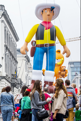 Auch Lucky Luke wird beim Comic-Festival durch die Straßen von Brüssel schweben. (Foto Eric Danhier)