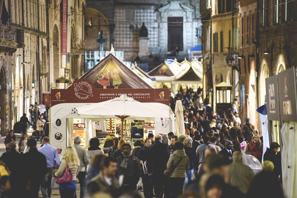 Während des Schokoladenfestivals herrscht in Perugia dichtes Gedränge. (Fotos Eurochocolate)