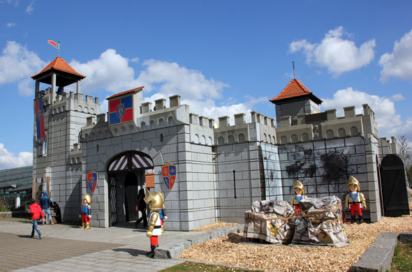 Ein begehbarer Kindertraum: die riesige Burg im Playmobil Funpark in Zirndorf. (Foto Karsten-Thilo Raab)