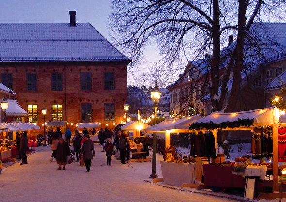Stimmungsvoll: der Weihnachtsmarkt im Norsk Folkemuseum. (Foto Norsk Folkemuseum)
