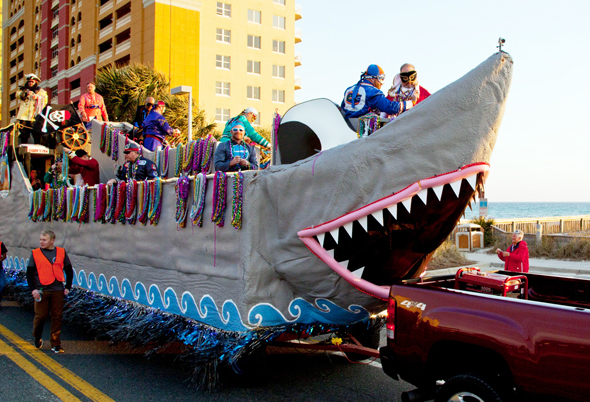 Zum Mardi Gras in Panama City Beach gehören neben Livemusik und Kostümen auch Mottowagen. (Fotos: Visit Panama City Beach)