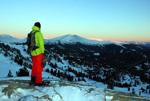 Vom Gipfelkreuz bietet sich ein herrlicher Panoramablick auf das Skigebiet der Turracher Höhe. (Foto Karsten-Thilo Raab)