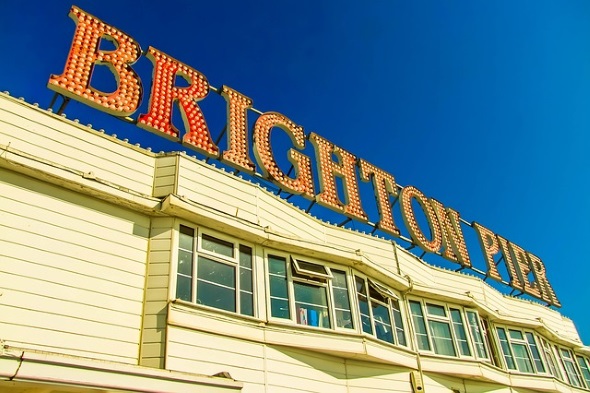 Der Brighton Pier ist Treffpunkt der Vergnügungssüchtigen der Stadt. 