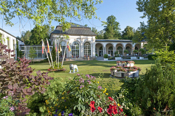 In Bad Steben haben wohltuende Bäder und Packungen mit dem wertvollen Naturmoor eine nahezu 180 Jahre alte Tradition.(Fotos: djd)